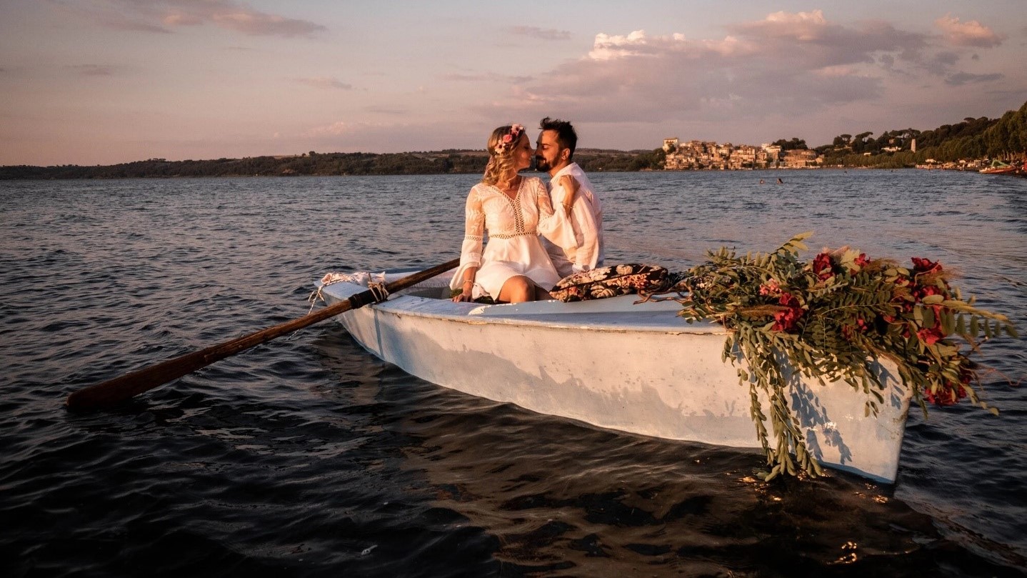 Aperitivo romantico in barca sul Lago di Bracciano