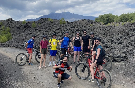 Escursione in E-Bike intorno all'Etna