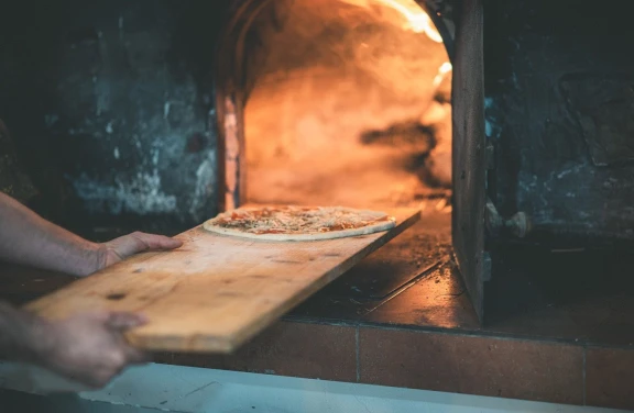 Laboratorio della Pizza e Visita in Cantina vicino Palermo