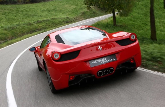 Test Drive su Ferrari 458 Italia a Maranello