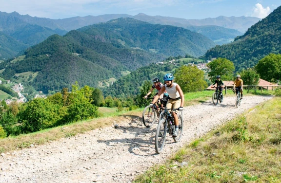 Tour in E-Bike in Val Camonica