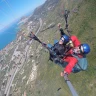 Parapendio sul mare vicino Palermo