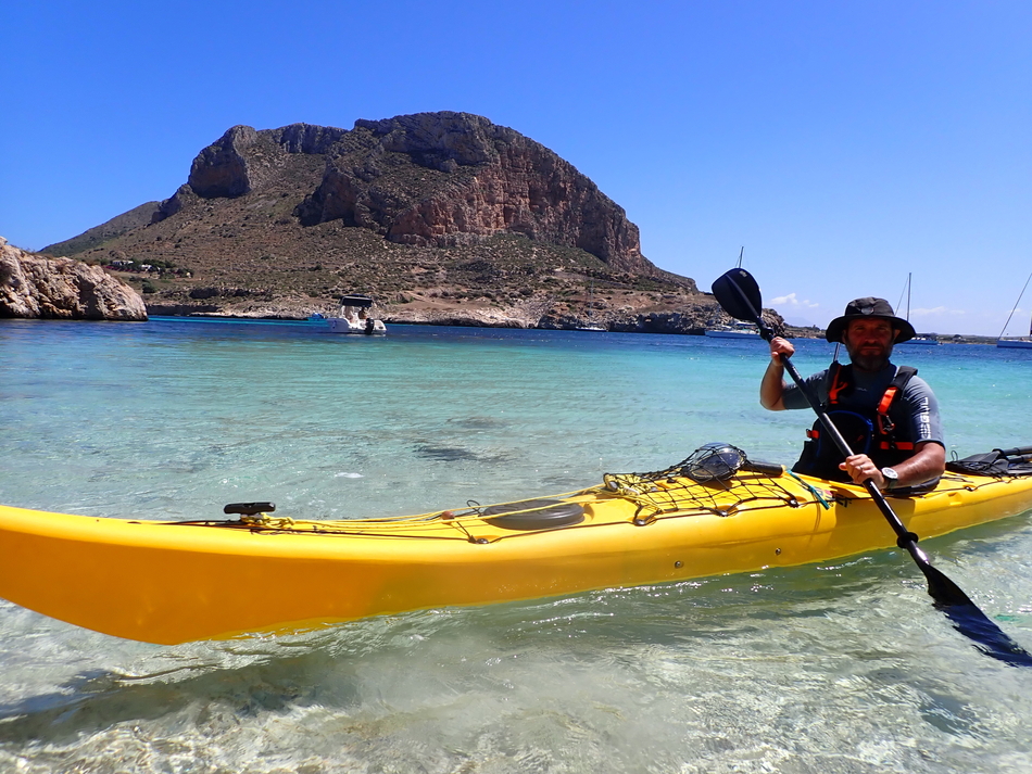 Kayak Tour a Favignana in Sicilia