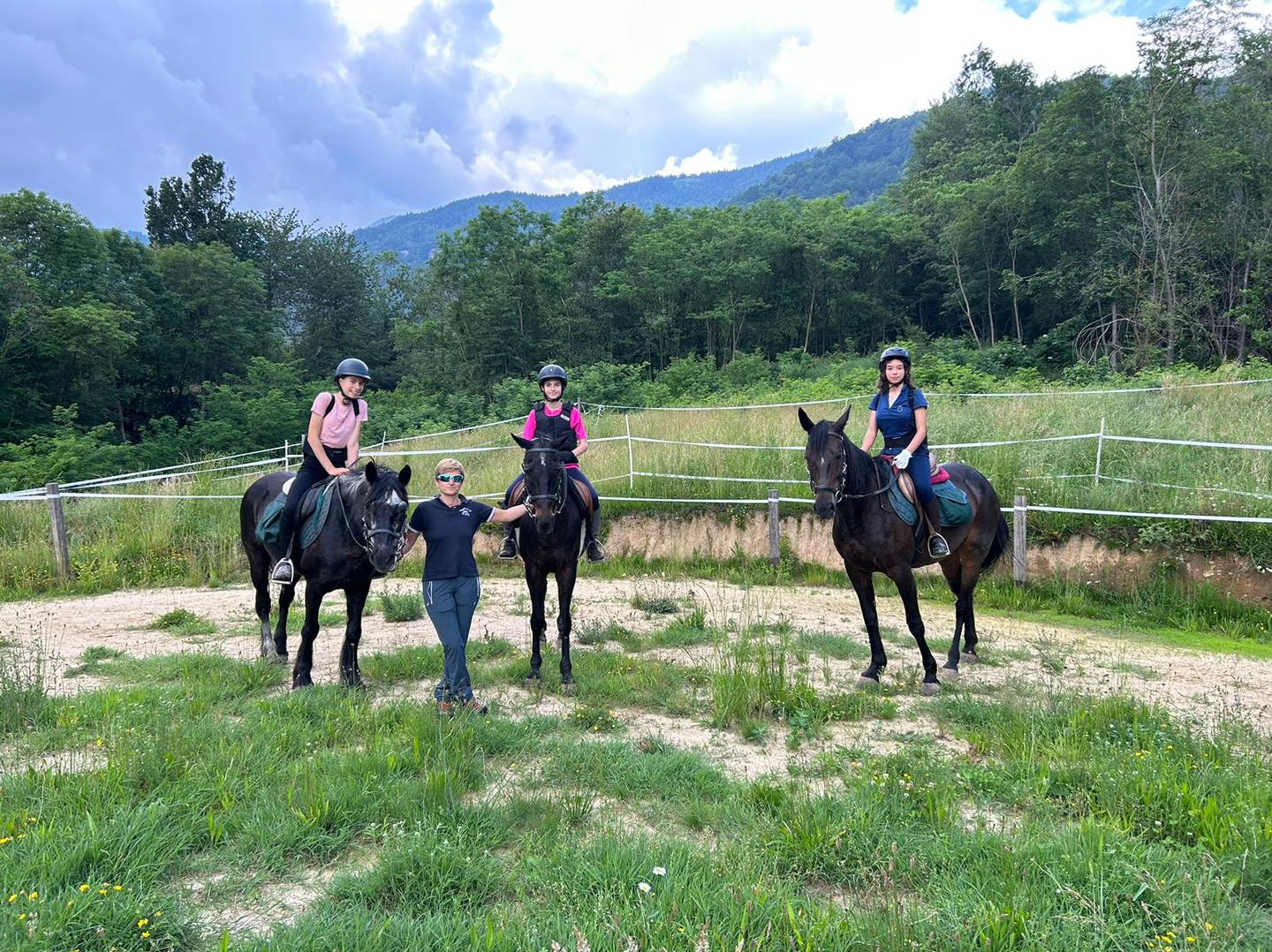 Giornata a cavallo: lezione ed escursione guidata al Monte Olocco