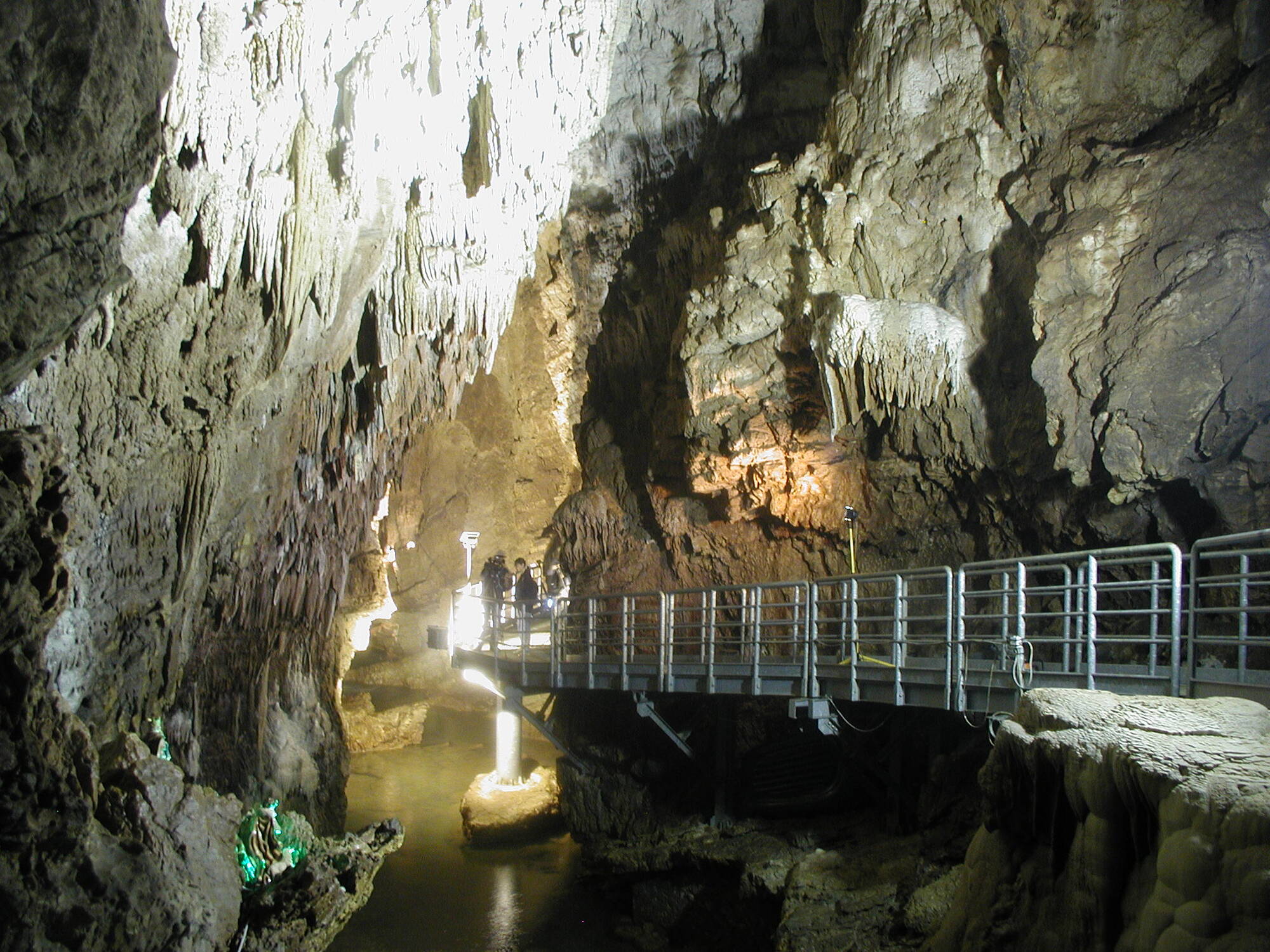 Escursione in Quad e visita alle grotte di Falvaterra nel Lazio